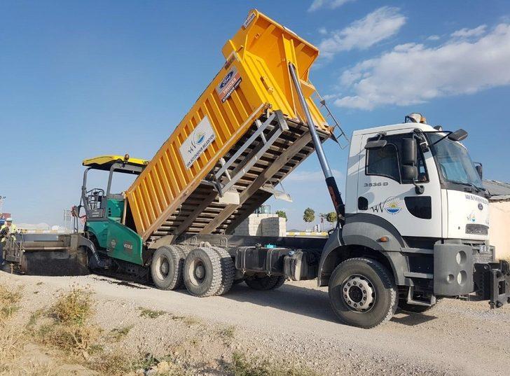 Van Büyükşehir Belediyesi Andaç Mahalle yolunu asfaltlıyor G2
