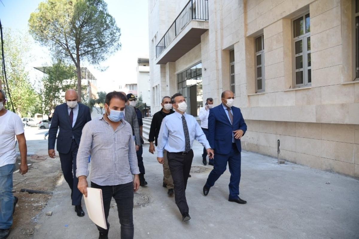 Vali Aksoy, &Ccedil;ine&rsquo;de incelemelerde bulundu