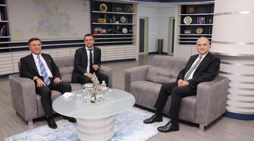 D&uuml;zce&rsquo;ye okul m&uuml;jdesi