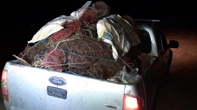 Kaçak avlanan yaklaşık 4 bin kerevit göle geri salındı