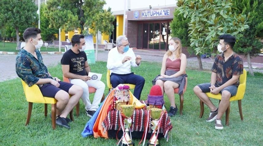 Ege Üniversitesi, öğrencileriyle hasret gideriyor