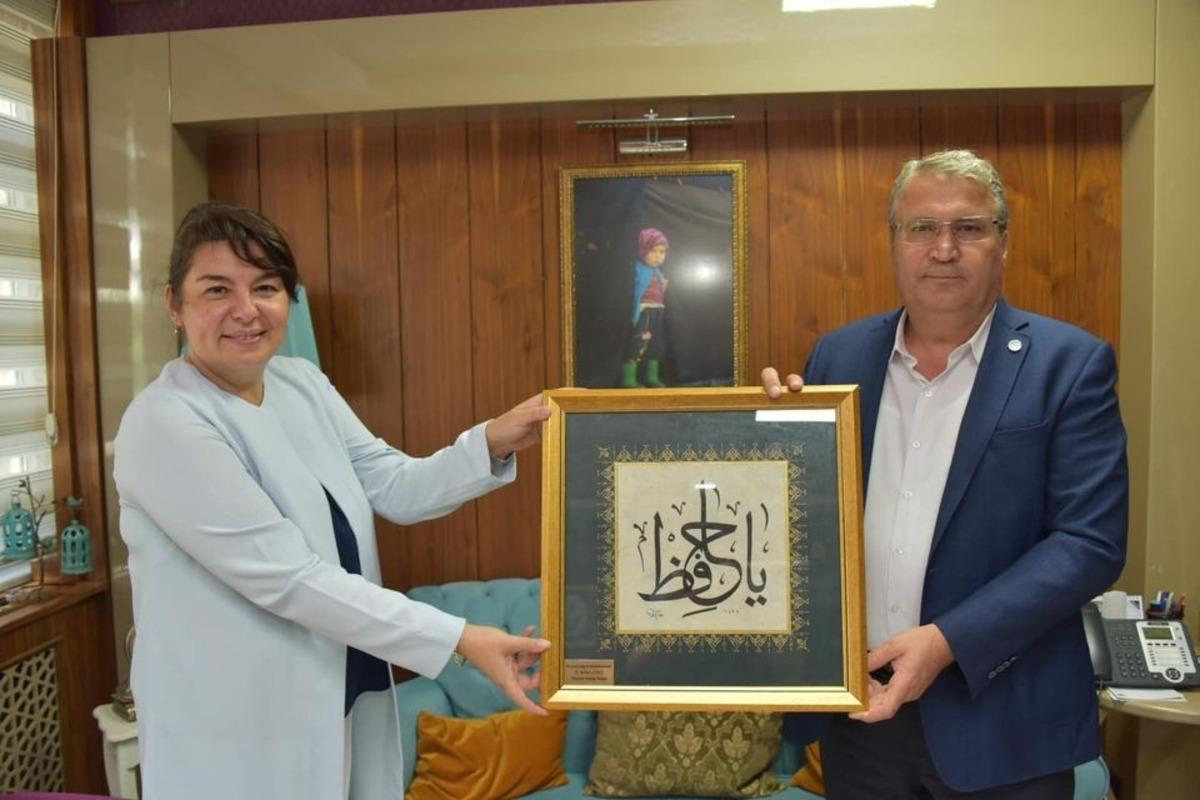 AK Parti&rsquo;li İskenderoğlu Yunusemre&rsquo;nin projelerini &ccedil;ok beğendi