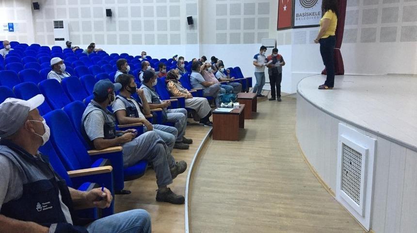 Başiskele Belediyesi’nden temizlik personellerine eğitim