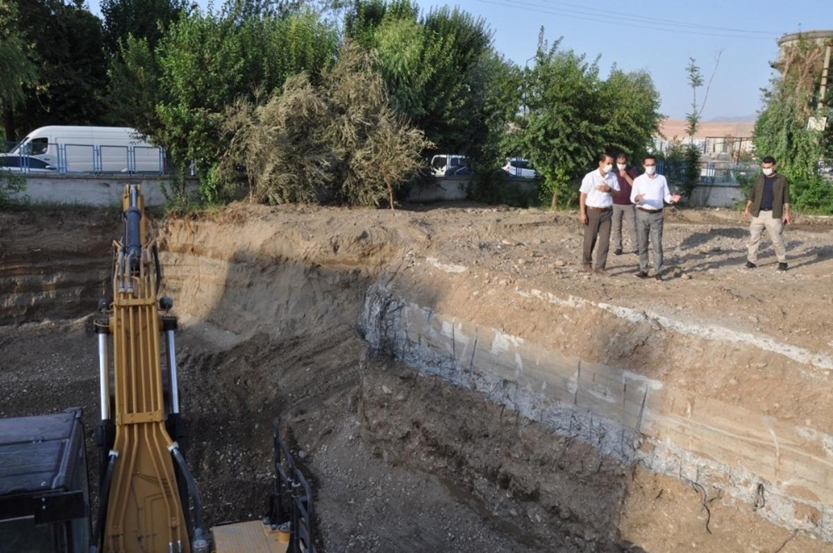 Cizre yarı olimpik y&uuml;zme havuzuna kavuşuyor