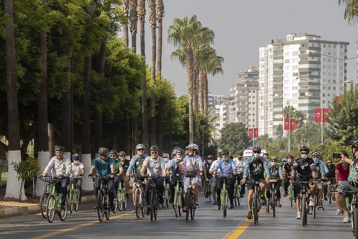 Başkan Seçer, evden işe bisikletle geldi G1