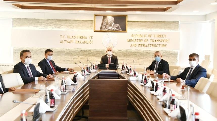 Karab&uuml;k heyeti Bakan Karaismailoğlu ile bir araya geldi