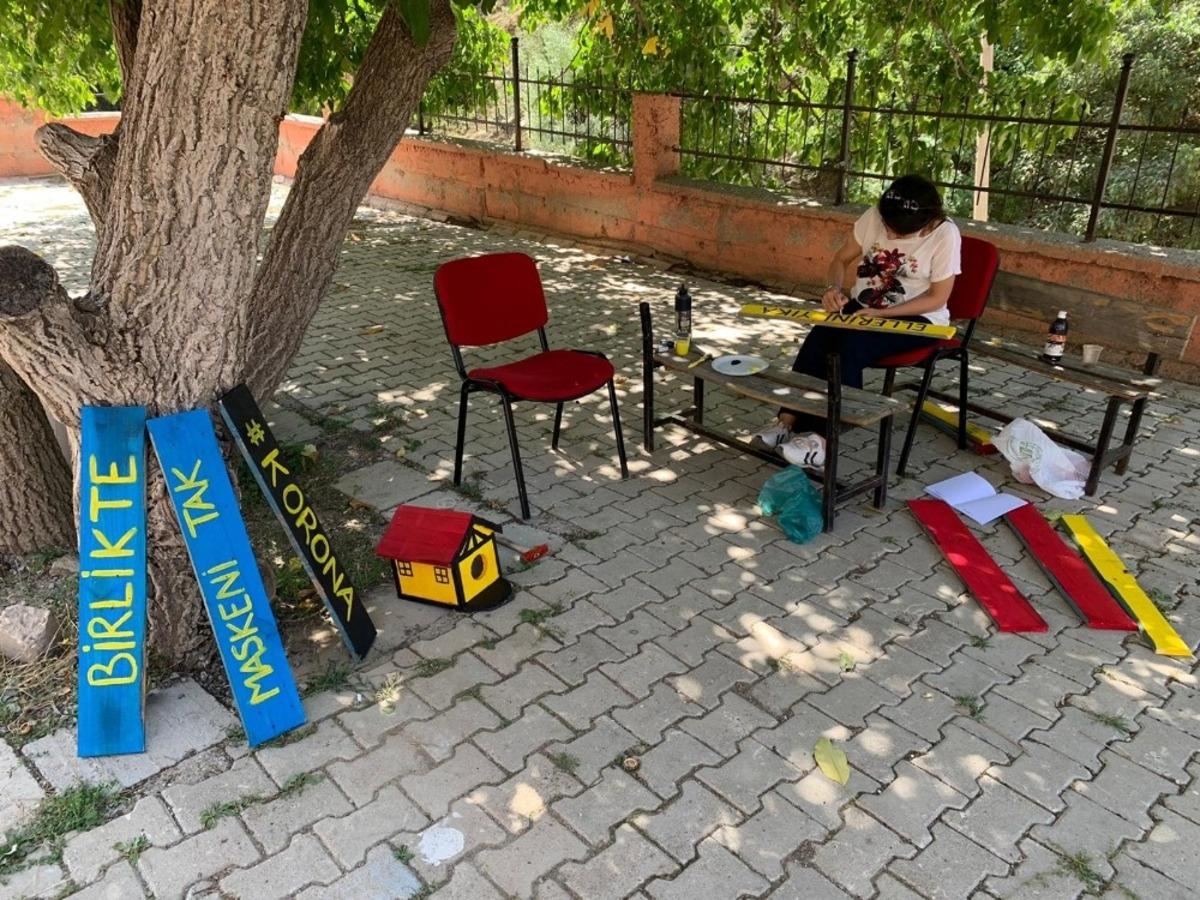 Fedakar &ouml;ğretmenler okullarını eğitime hazırlıyor