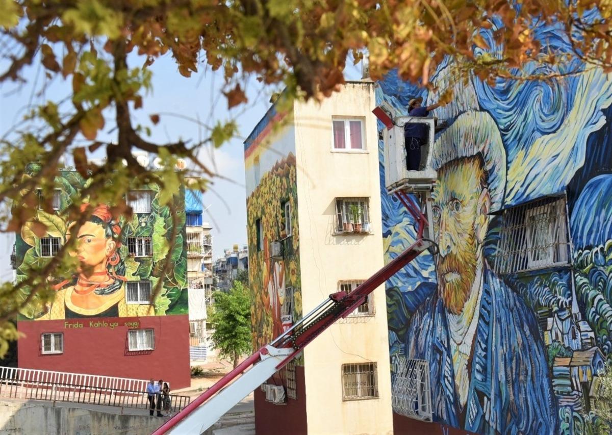 Toroslar G&uuml;neykent&rsquo;te &uuml;&ccedil;&uuml;nc&uuml; duvar resmi de tamamlandı