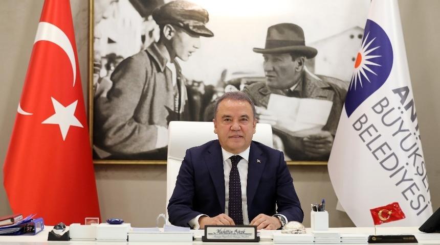 Muhittin B&ouml;cek &lsquo;En &ccedil;ok beğenilen belediye başkanı&rsquo; se&ccedil;ildi