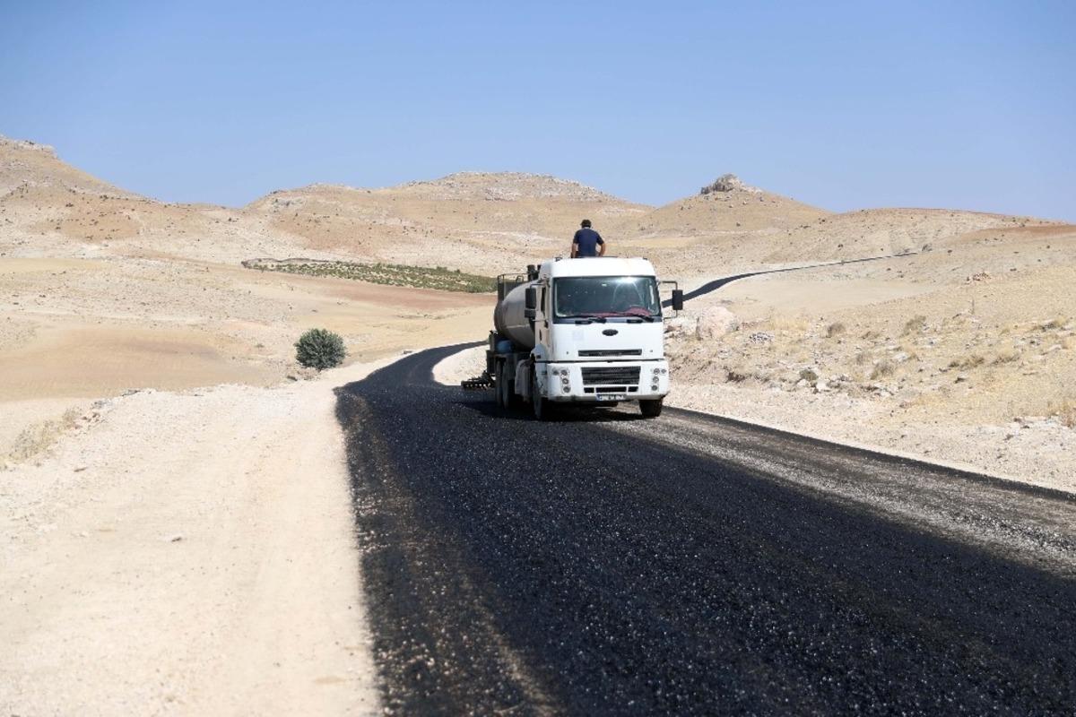Mardin B&uuml;y&uuml;kşehir Belediyesi kırsal yollarda &ccedil;alışma başlattı