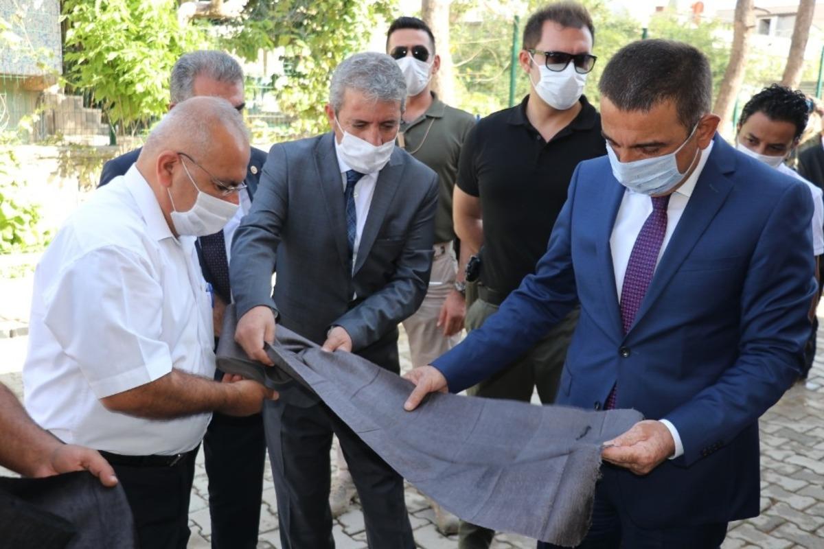 Siirt Valisi Hacıbektaşoğlu, Eruh&rsquo;ta şal-şapik at&ouml;lyesini gezdi