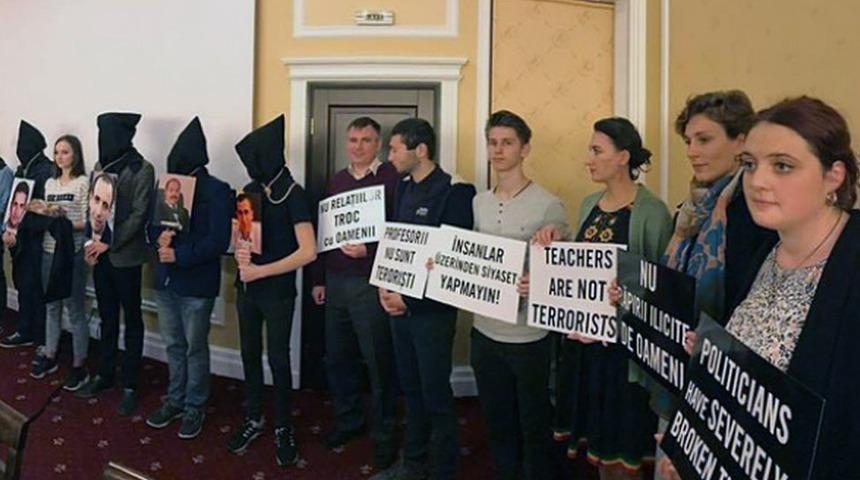 Moldova'da eski Ulusal G&uuml;venlik &Ouml;rg&uuml;t&uuml; Başkanı, G&uuml;len yapılanmasına &uuml;ye olmakla su&ccedil;lanan 7 zanlının T&uuml;rkiye'ye g&ouml;nderilmesi nedeniyle cezalandırıldı