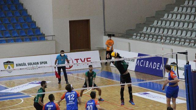 Efeler Ligi: Bingöl Solhan Spor: 0 - İnegöl Bld.: 3