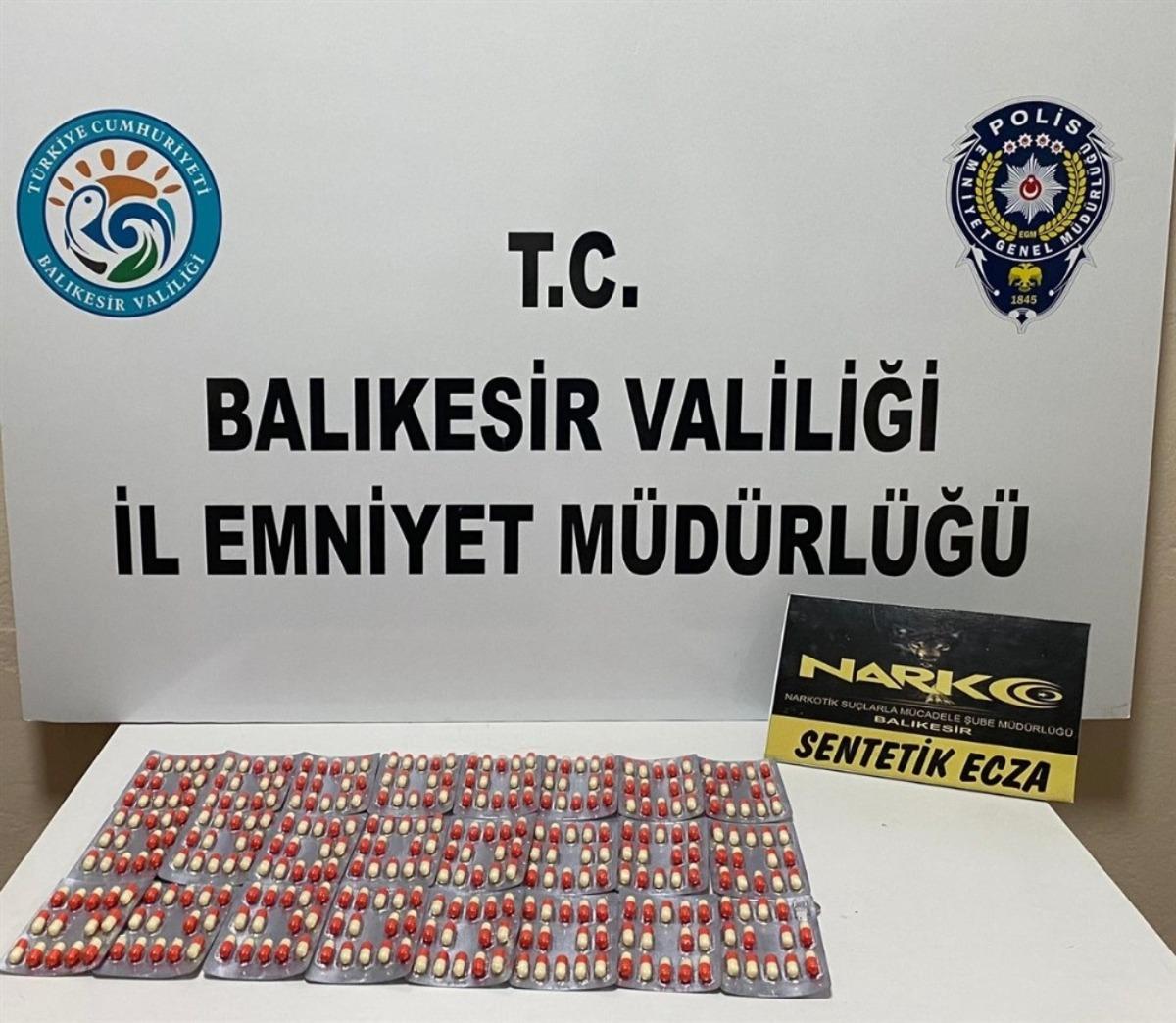 Motosikletli polislerden silah ve uyuşturucu operasyonu