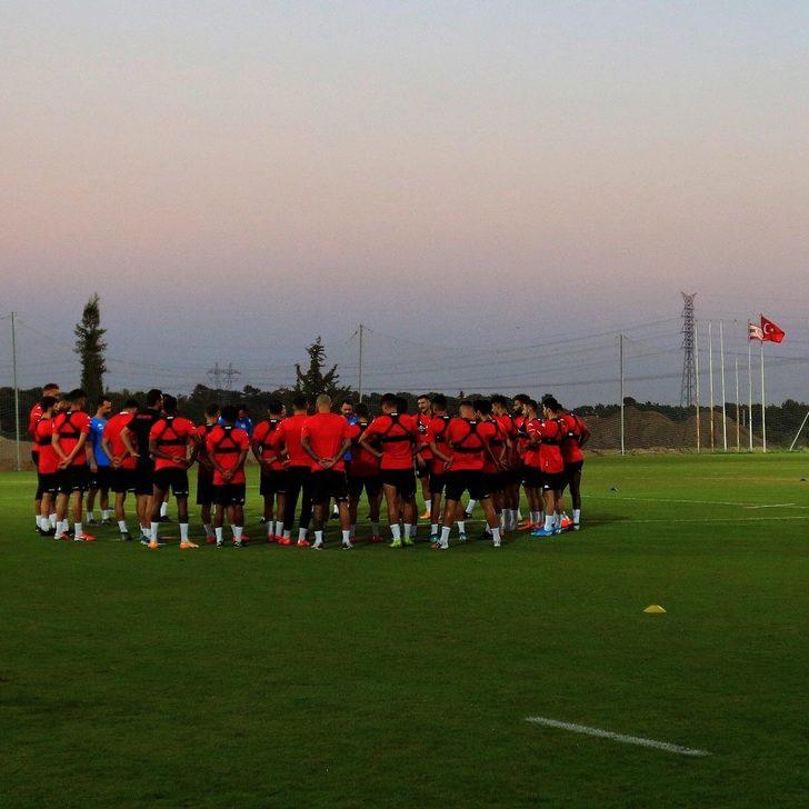 Antalyaspor, Beşiktaş karşılaşmasına tam kadro hazırlanıyor G3