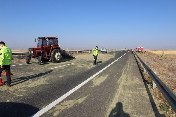 Ağrı’da traktör devrildi: 3 yaralı G3