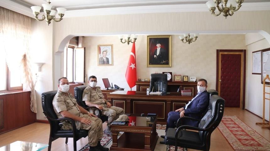 İl Jandarma Komutanı Gemalmaz Kaymakam Per&ccedil;i&rsquo;ye ziyaret etti