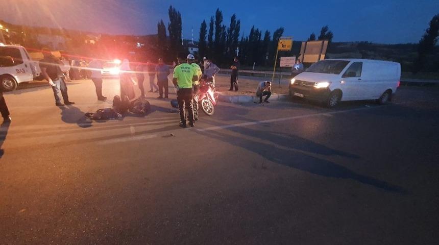 Gediz&rsquo;de trafik kazası: 1 &ouml;l&uuml;, 1 yaralı