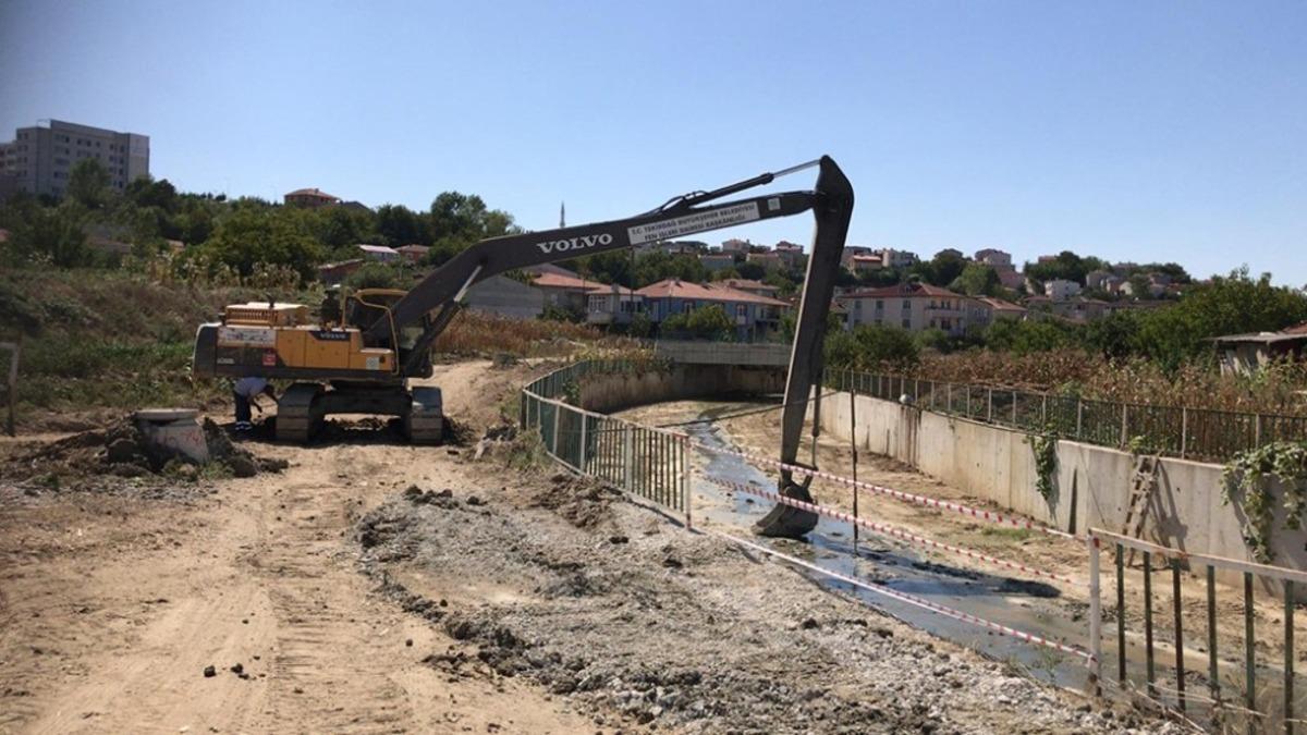 Kumluca Deresi temizlendi