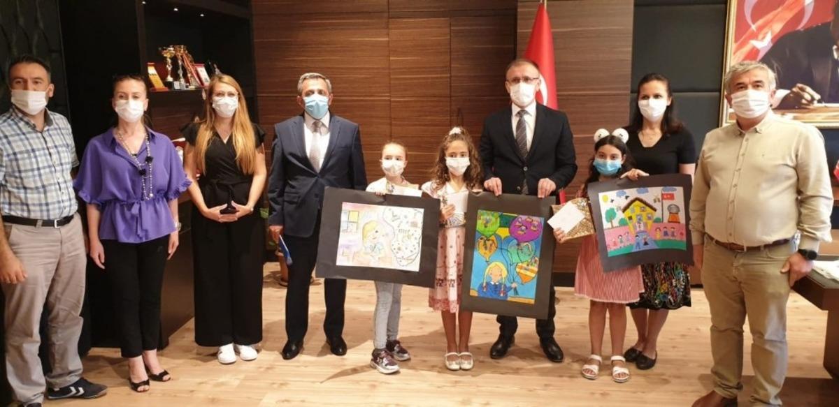 &rsquo;Okulum&rsquo; yarışmasında dereceye girenlere &ouml;d&uuml;lleri verildi