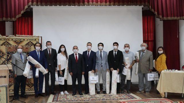 Gördes’te halıcılık paneli düzenlendi