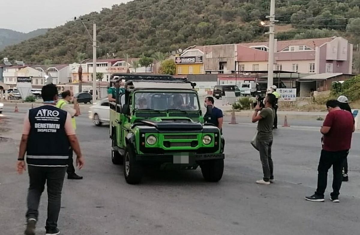 Kuşadası&rsquo;nda tur otob&uuml;slerine korona vir&uuml;s denetimi