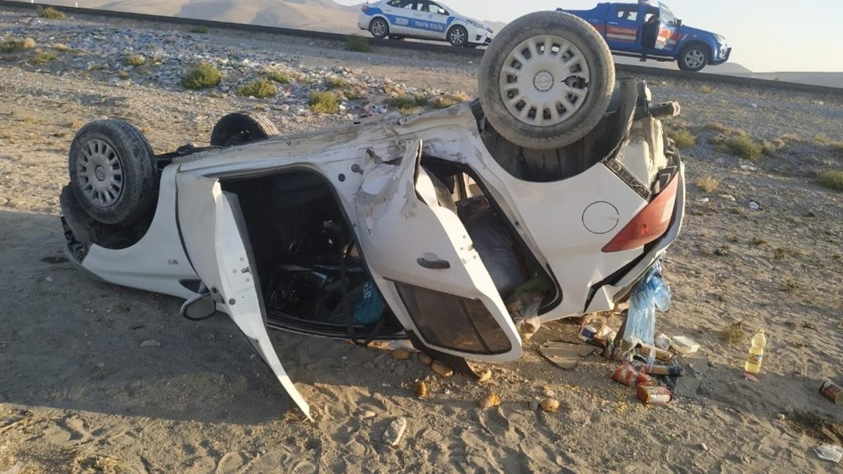 Konya&rsquo;da otomobil takla attı: 2 yaralı