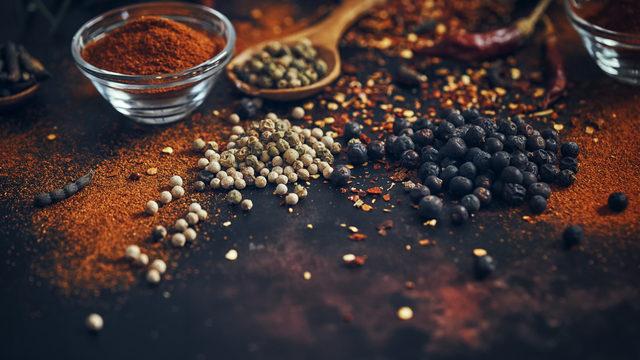 Dikkat! Fazla baharatlı gıda ve kola tüketiyorsanız...