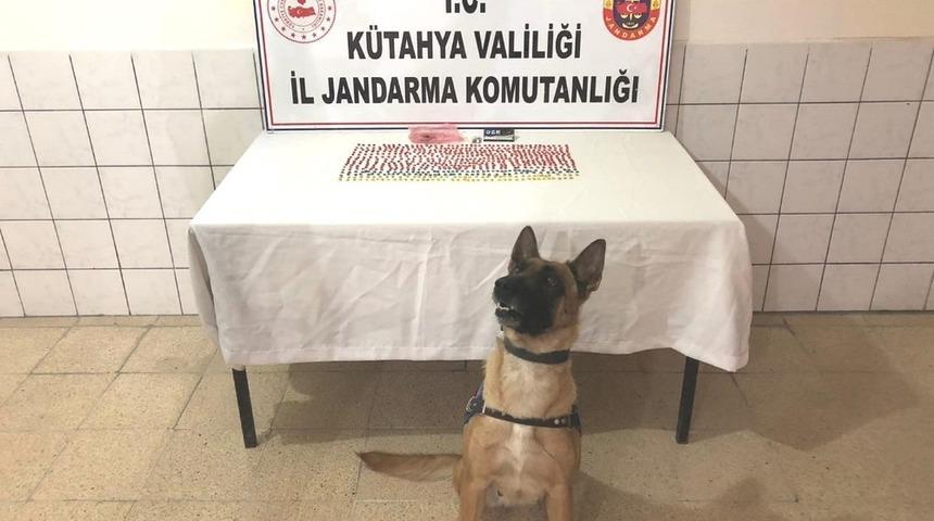 K&uuml;tahya&rsquo;da uyuşturucu operasyonu: 3 g&ouml;zaltı