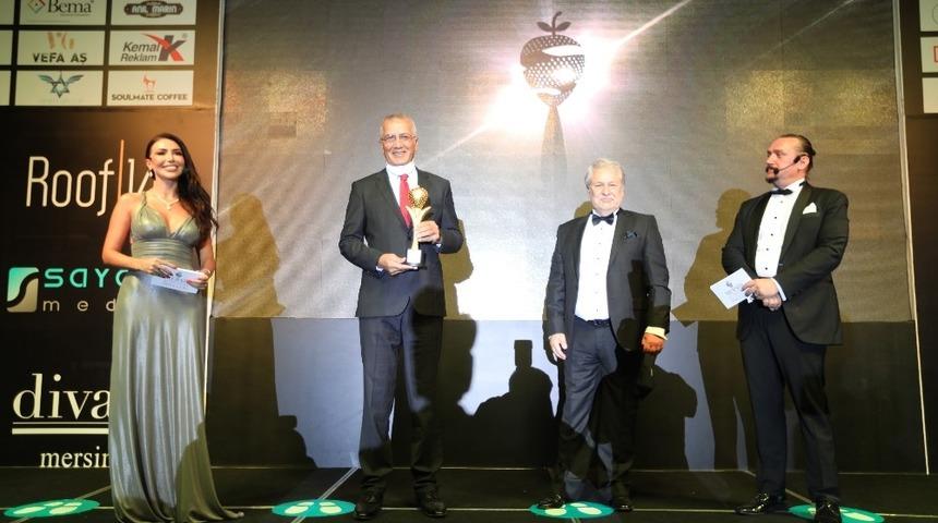 Başkan Tarhan’a ’Yılın Belediye Başkanı’ ödülü