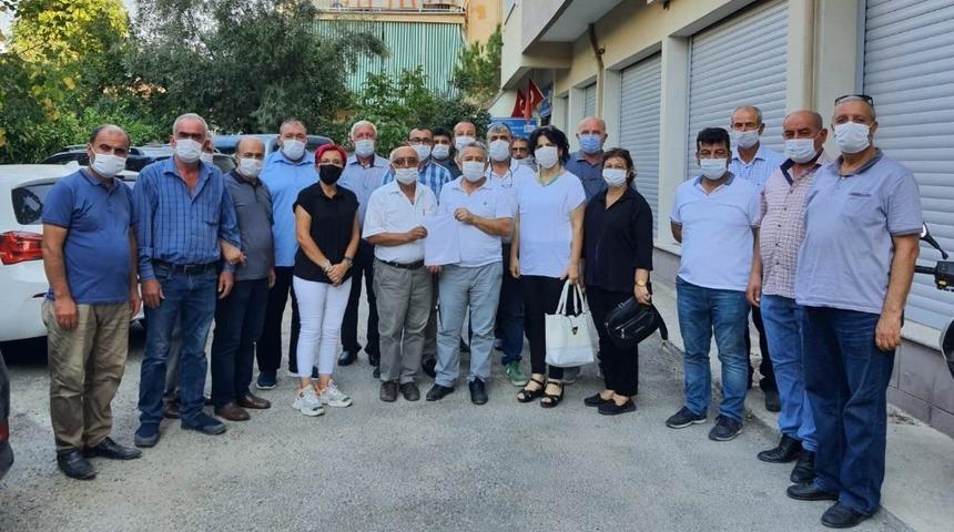 Salihli MHP’de Akın, mazbatasını aldı