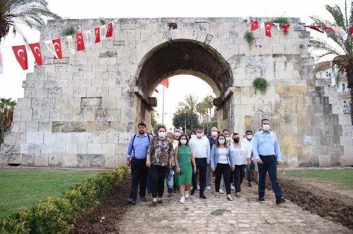 Tarsus’ta ’Turizm Rotası Yürüyüşü’ gerçekleştirildi G3