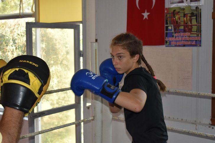 Sporcular antrenman yaptı, Şehit Cemil Canan Çiçek Kavşağını ziyaret etti G5