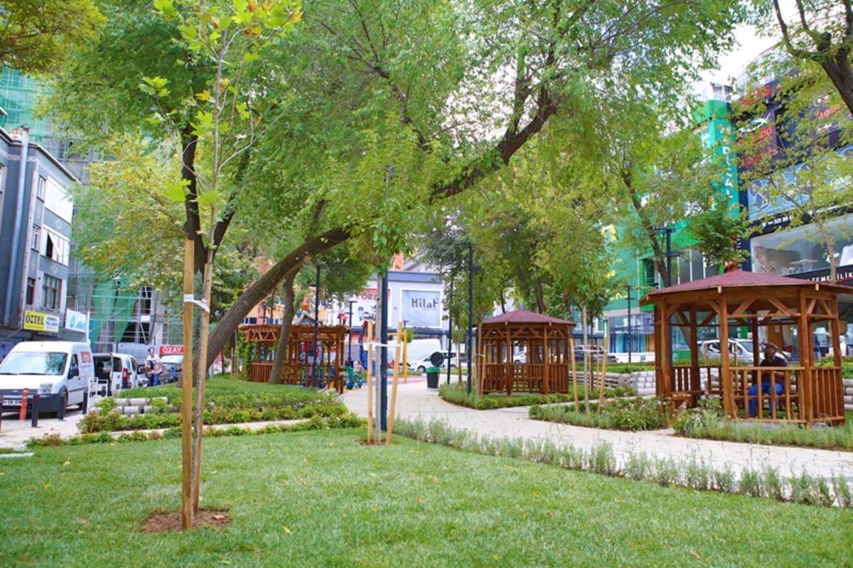 Bayrampaşa&rsquo;da yenilenen parklar dikkat &ccedil;ekiyor