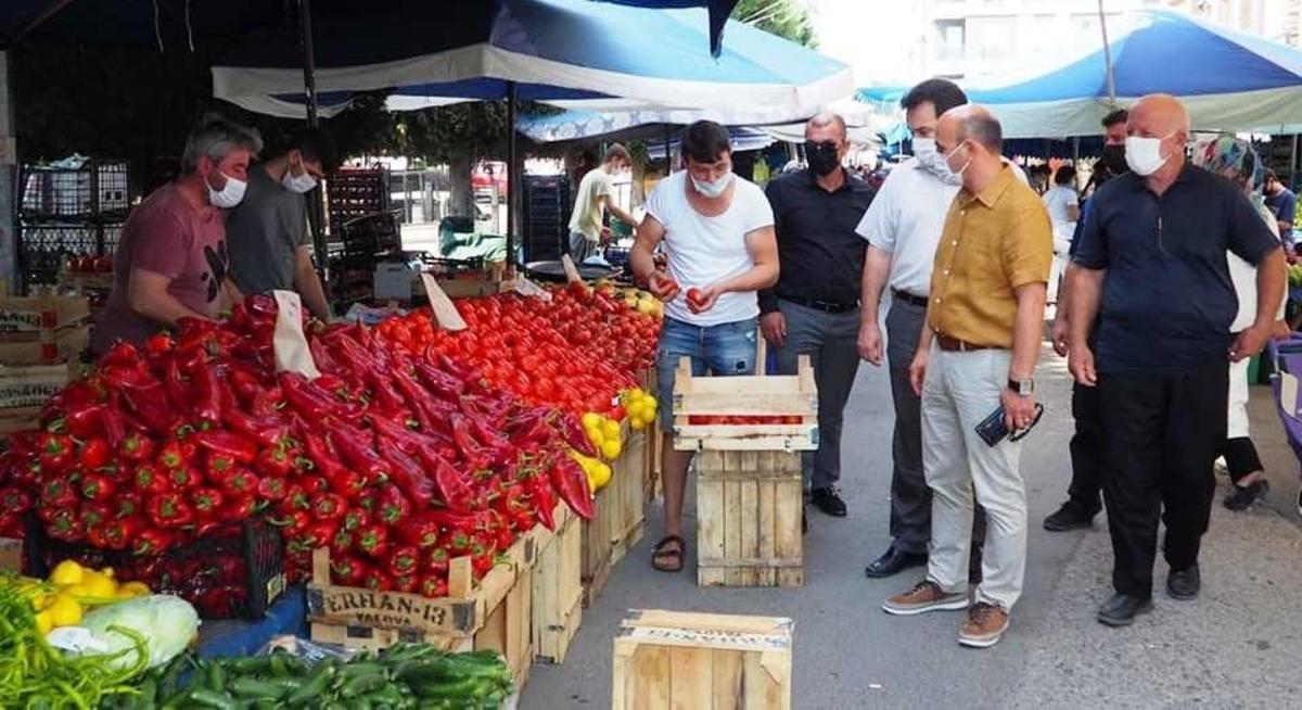 Semt pazarında korona denetimi