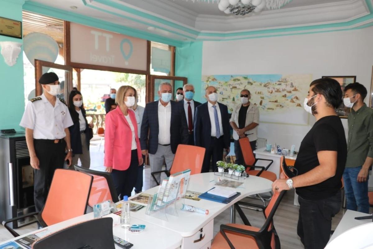 Vali Becel, G&ouml;reme&rsquo;de korona vir&uuml;s denetimlerine katıldı