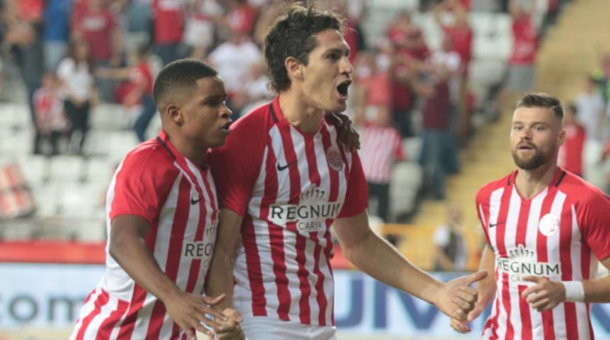 Gustavo Blanco Leschuk, İspanya'ya transfer oldu