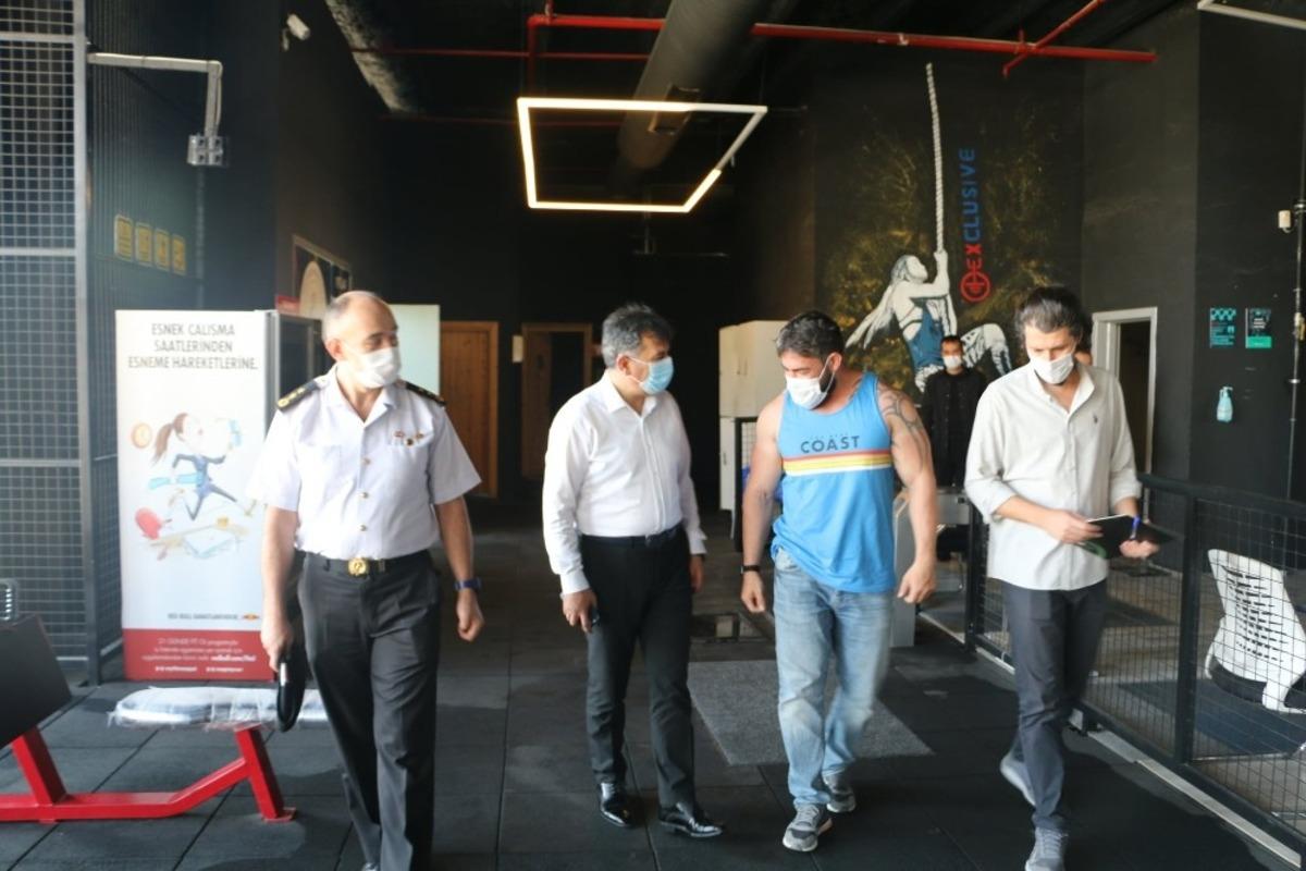 İl Jandarma Komutan Yardımcısı ile Gen&ccedil;lik ve Spor il M&uuml;d&uuml;r&uuml; maske denetimi yaptı