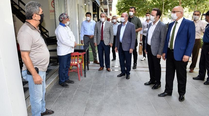 Sel&ccedil;uklu&rsquo;da korona vir&uuml;s denetimi