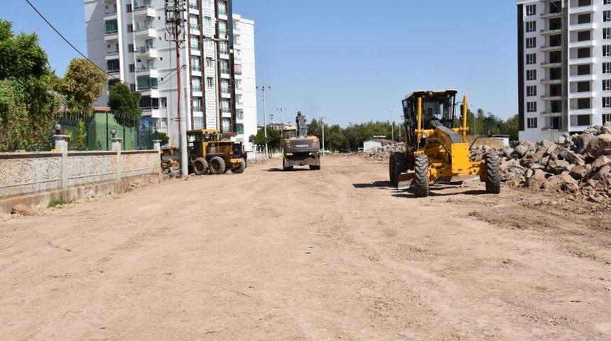 Bağlar Belediyesi, uzun yılların yol sorununu &ccedil;&ouml;z&uuml;yor