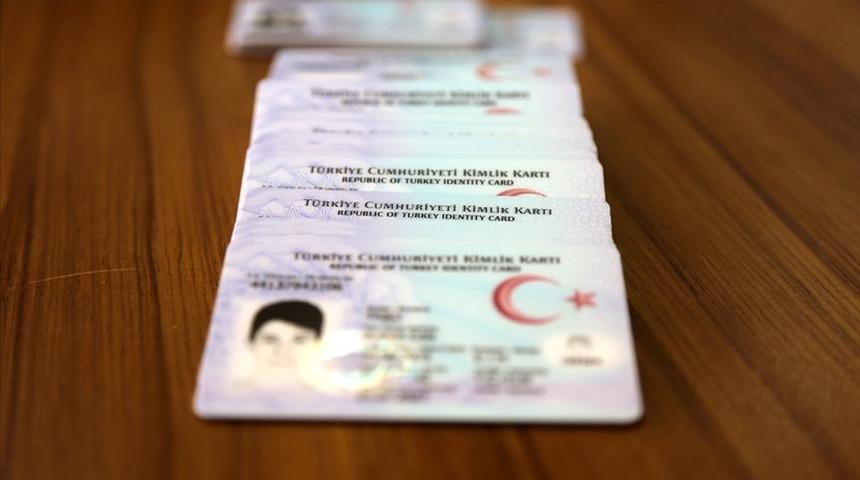 Ehliyet ve kimlik birleşiyor mu? Ehliyet ve kimlik ne zaman birleşecek? Çipli kimlik ehliyet yerine geçer mi?