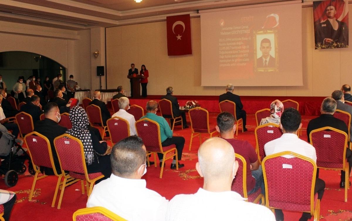 Hatay&rsquo;da, şehit yakınları ve gazilere Devlet &Ouml;v&uuml;n&ccedil; Madalyası ve Beratı
