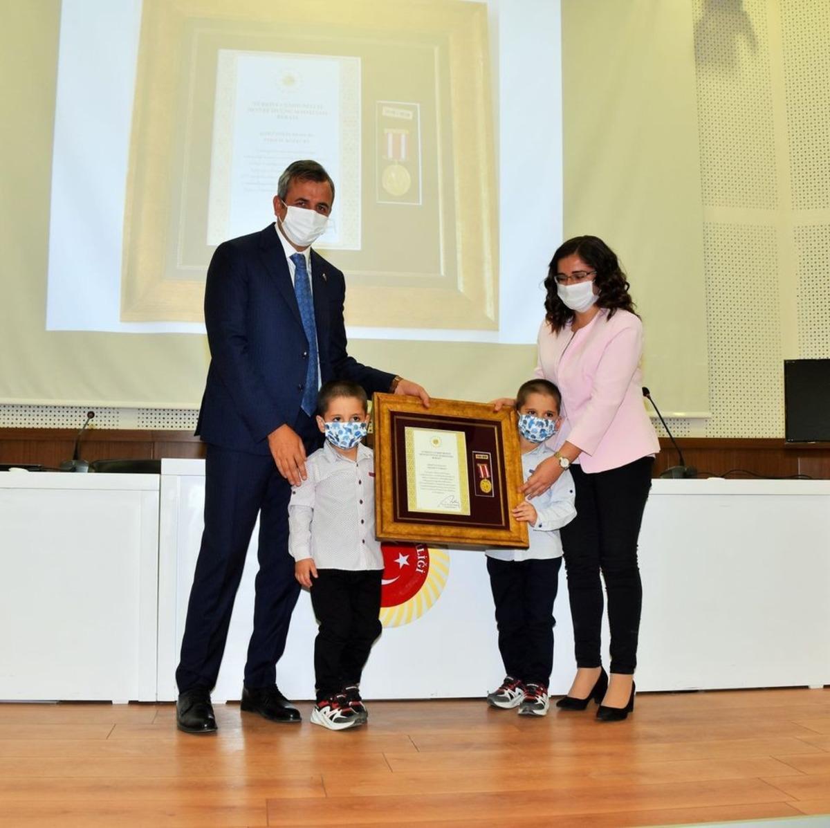 Kırıkkale&rsquo;de şehit aileleri ve gazilere Devlet &Ouml;v&uuml;n&ccedil; Madalyası verildi