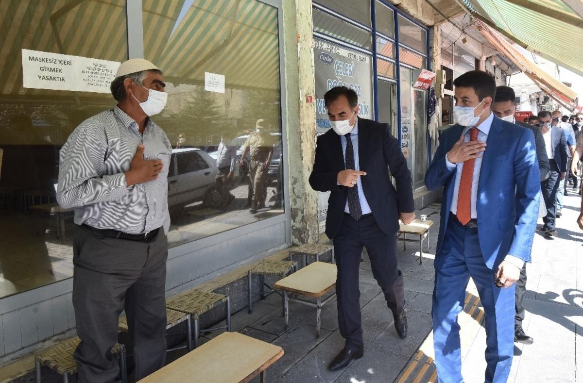 Ahlat&rsquo;ta korona vir&uuml;s denetimleri