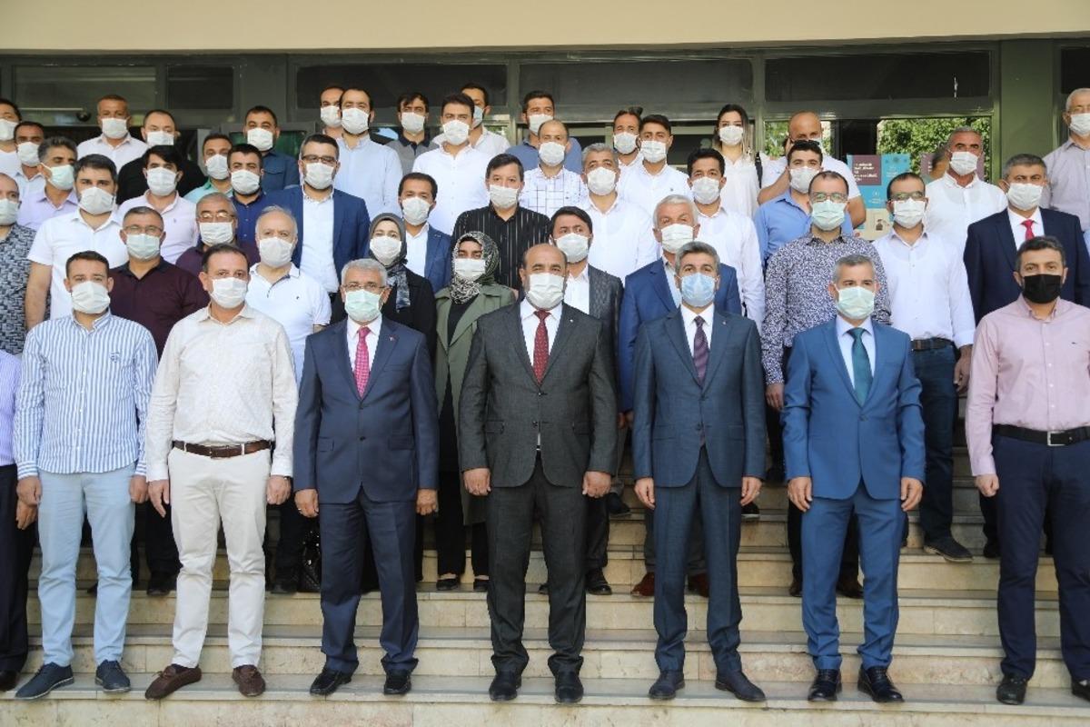 Kahveci ve Yal&ccedil;ınkaya, mazbatalarını aldı