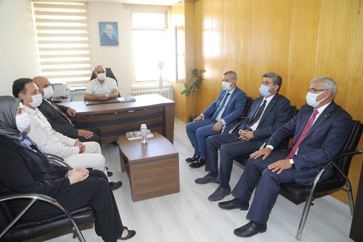 Kahveci ve Yalçınkaya, mazbatalarını aldı G2