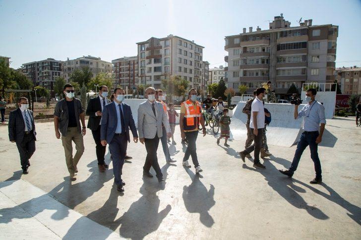 Başkan Vekili Aslan yapımı devam eden parkta incelemelerde bulundu G4