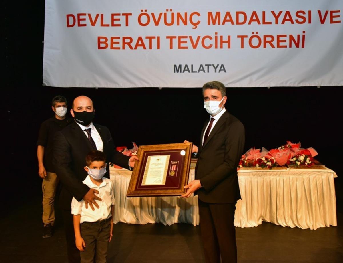 Şehit yakınları ve gazilere gurur madalyası