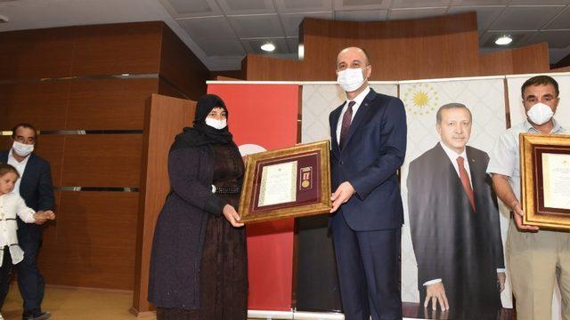Şanlıurfa’da şehit aileleri ve gazilere devlet övünç madalyası ve beratı verildi