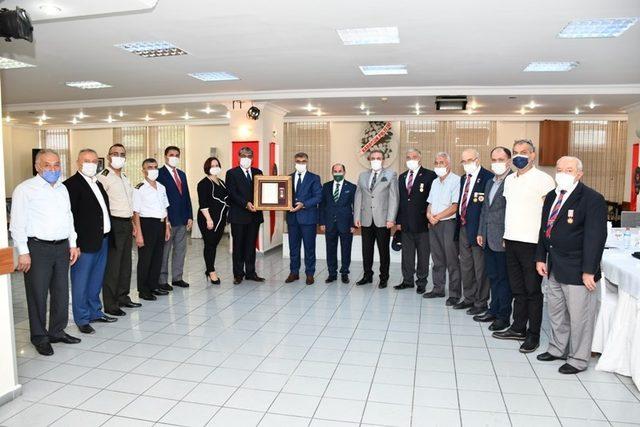 Terör saldırısında gazi olan Albay Demiral’a övünç madalyası takdim edildi